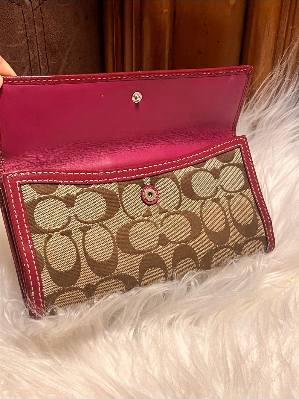 Coach Beige Signature Canvas Wallet with Red Patent Trim - Picture 6 of 12
